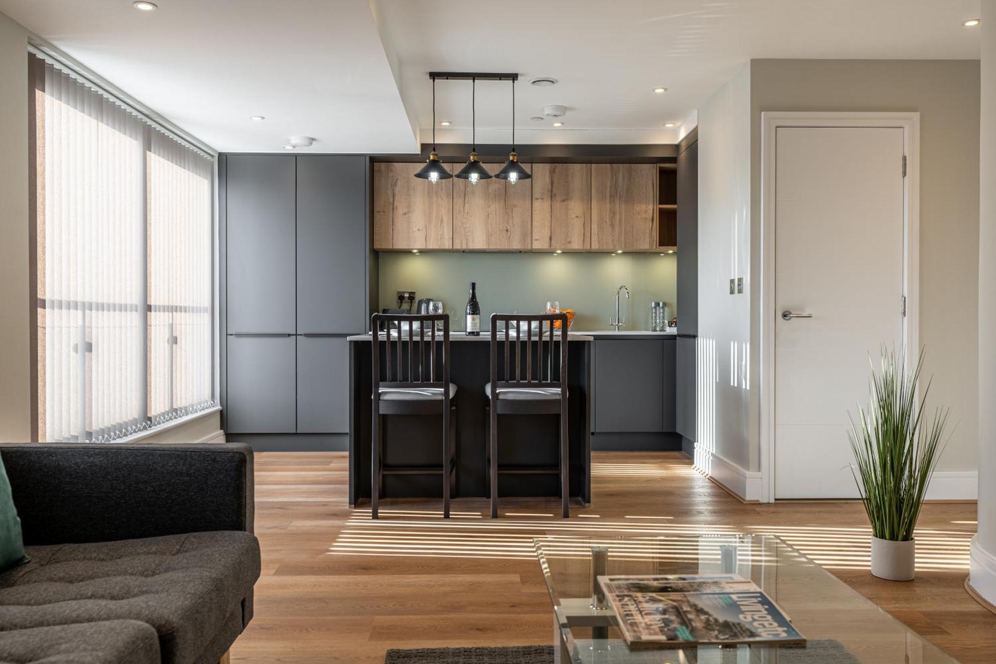 Bond House By Celador Apartments Ридинг Экстерьер фото